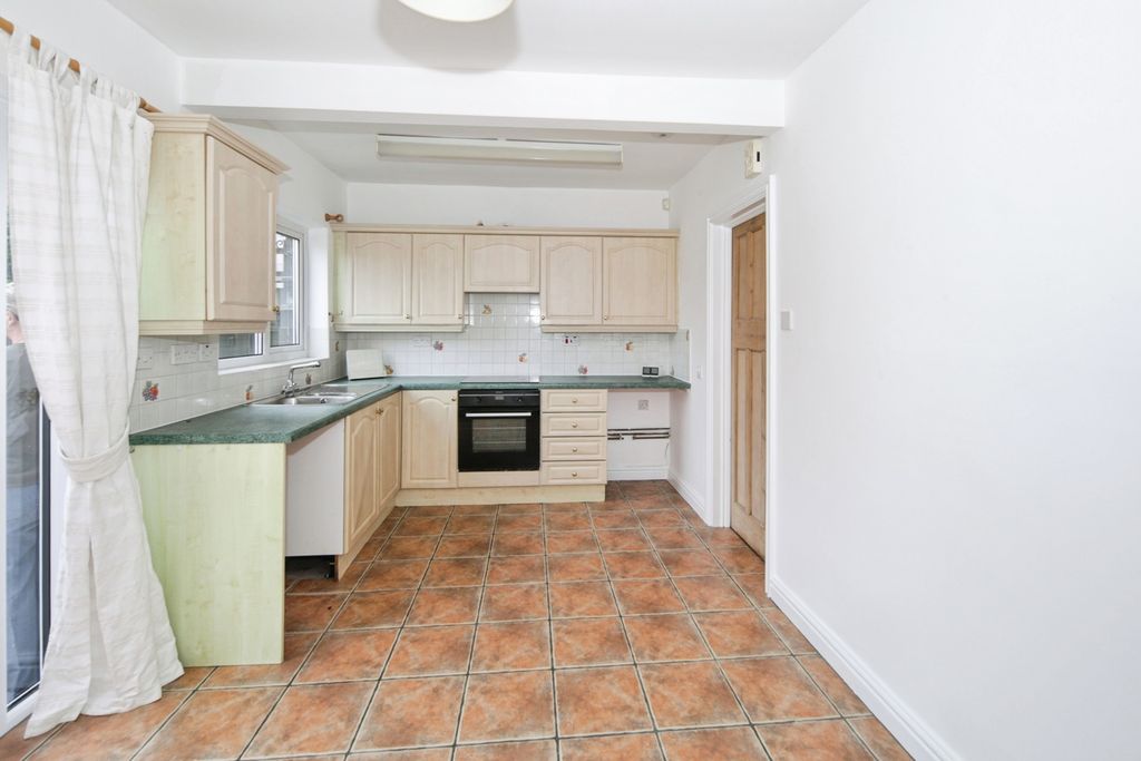 Property photo 3 of 20 Pbox-Img.Jpg