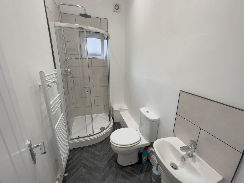 Property photo 3 of 5 3