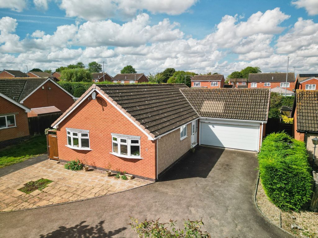 Property photo 1 of 32