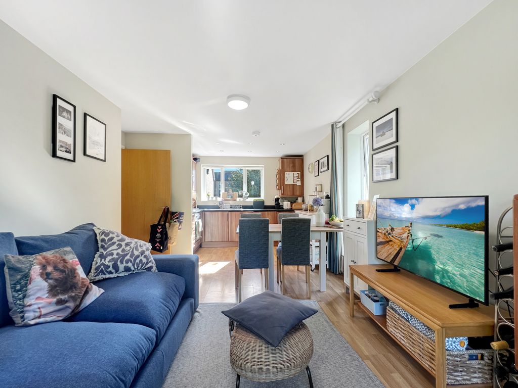 Property photo 3 of 12 819ce4Dfabadb5B610330B110709066Af9E6E990