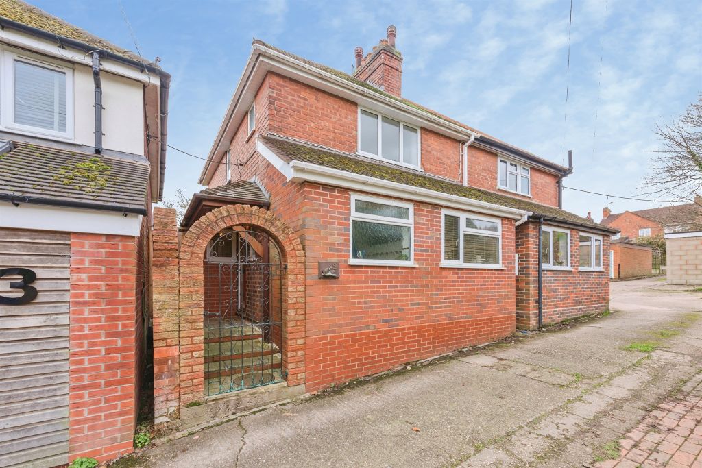 Property photo 1 of 26