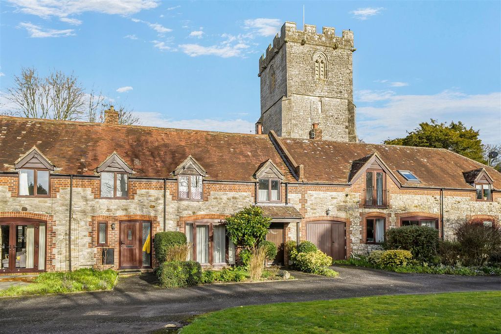 Property photo 1 of 18 Fields Barn