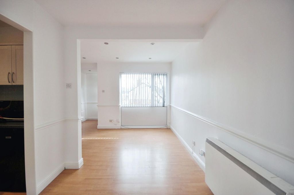 Property photo 2 of 11 Eaf051Dd-Dsc_0854.Jpg