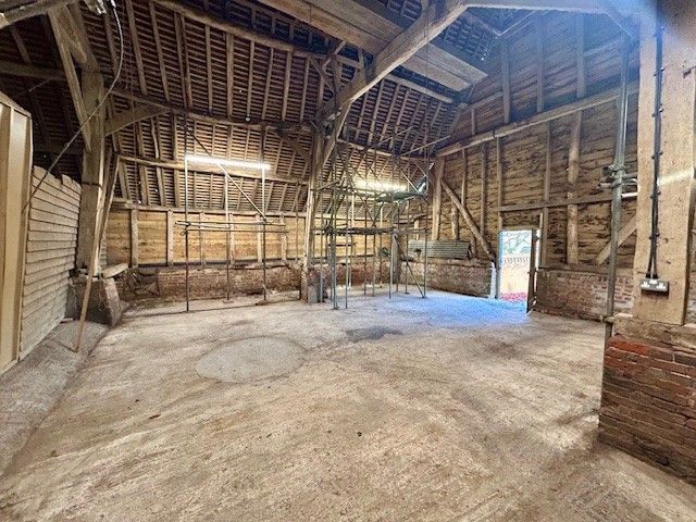 Property photo 2 of 6 Photo 4