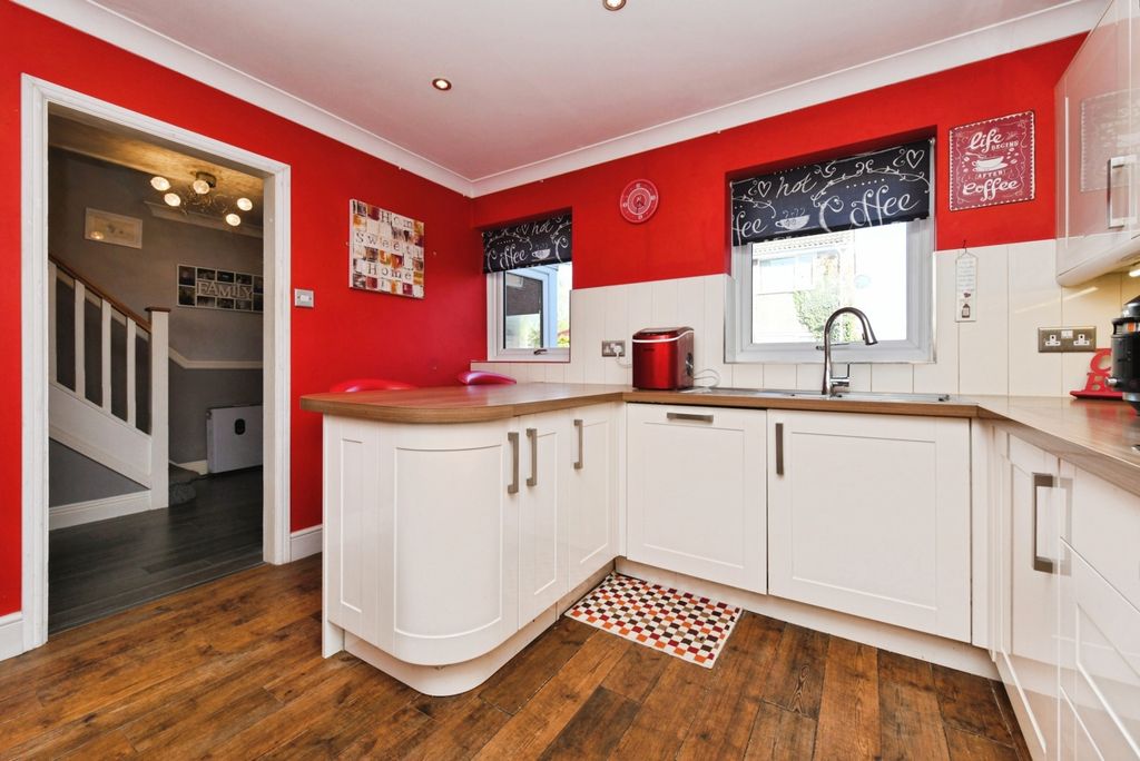 Property photo 1 of 19 Pbox-Img.Jpg