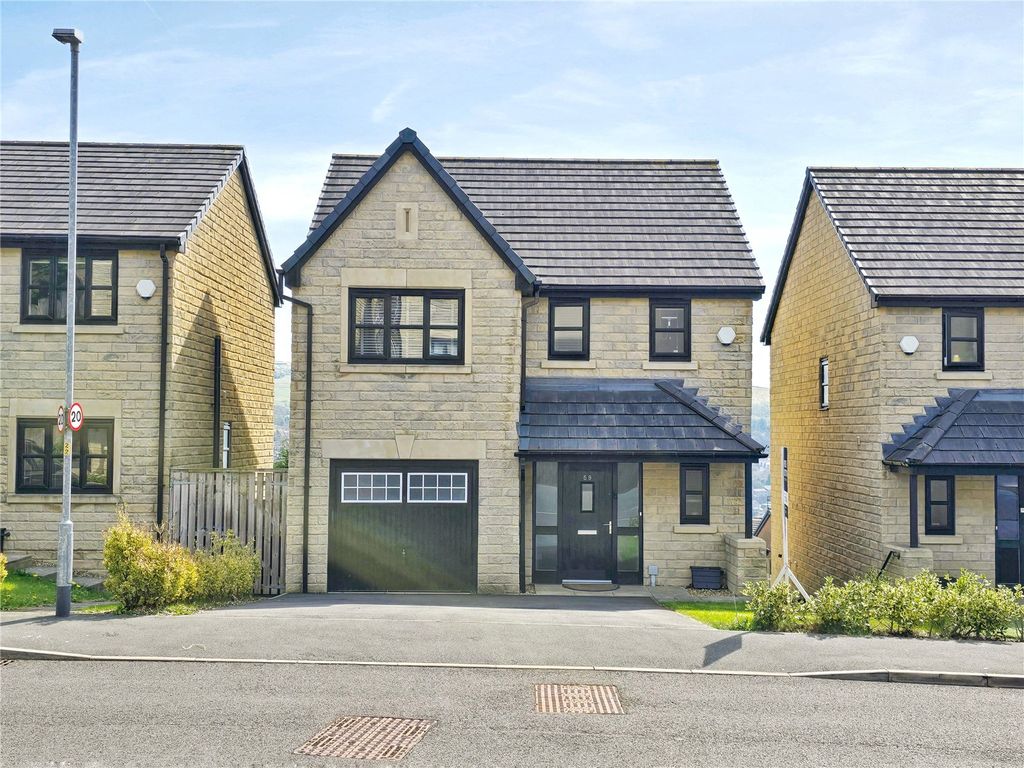 Property photo 1 of 28 Modern Detached Home