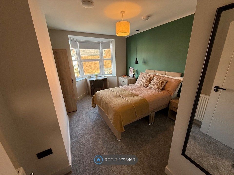 Property photo 2 of 10 Bed 5