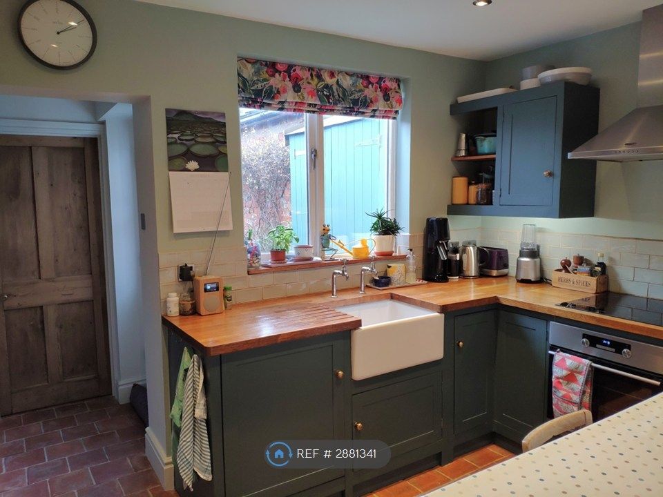 Property photo 2 of 14 Kitchen
