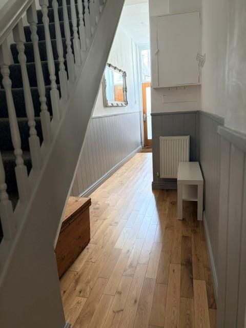 Property photo 3 of 26 Hallway Lower Cathedral Road.Jpg