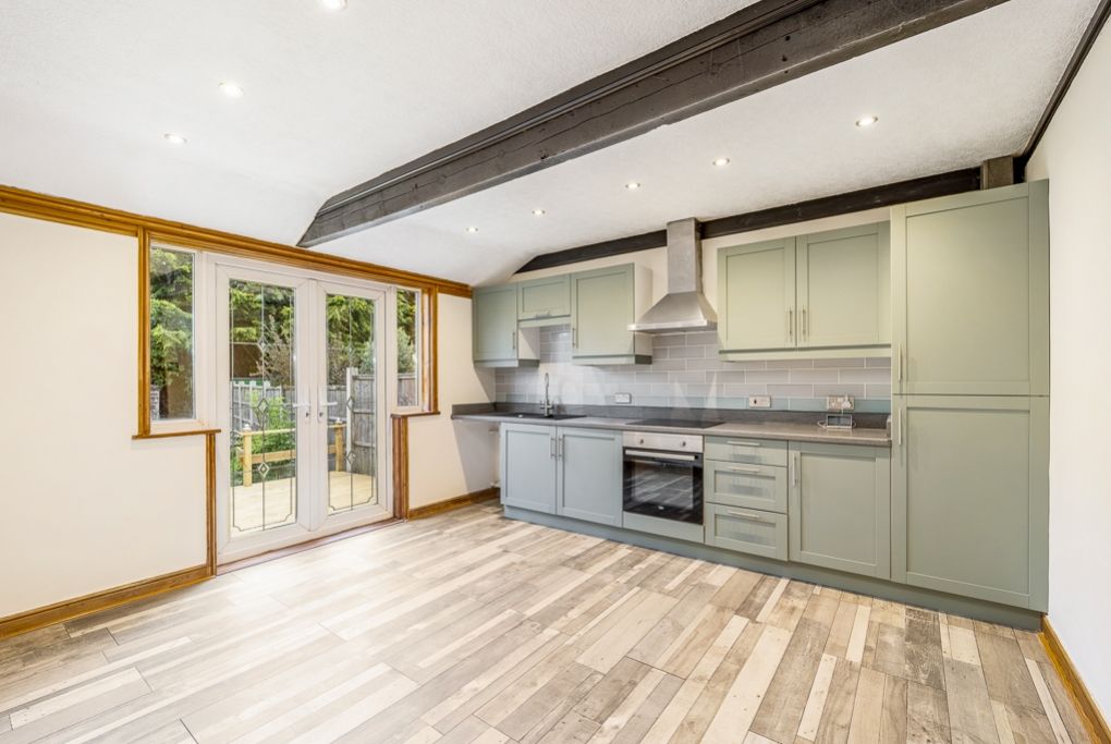 Property photo 2 of 21 47A High Street (Gosberton)-15