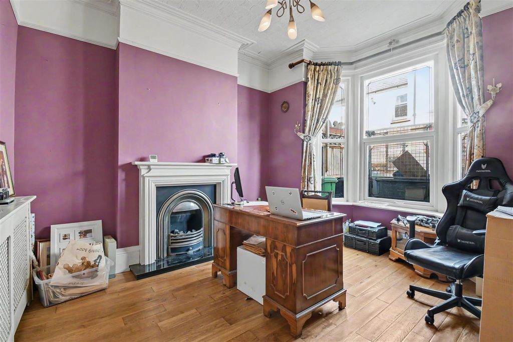 Property photo 3 of 12 Sitting Room