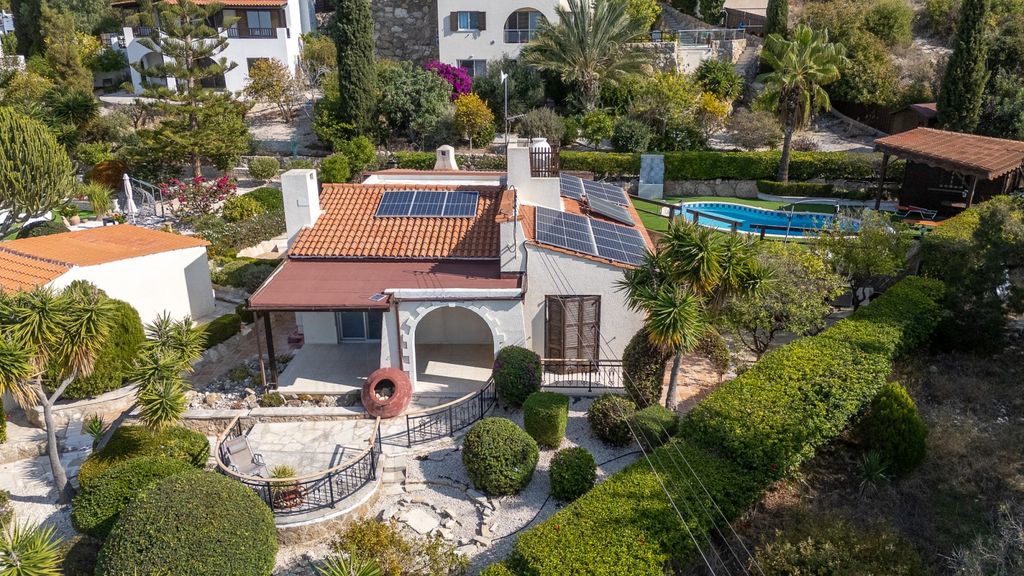 Property photo 1 of 40