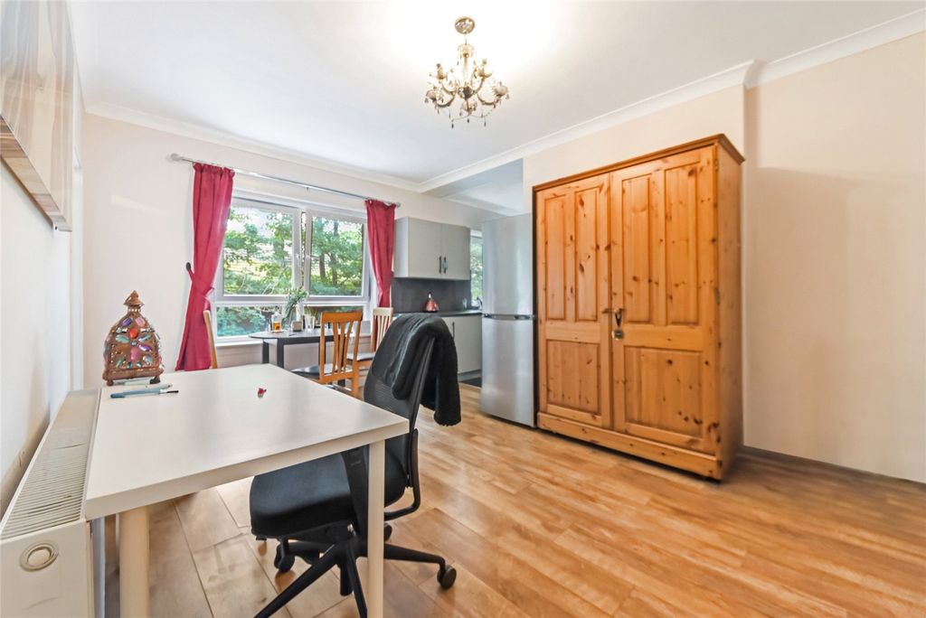 Property photo 2 of 15 L:Iving Room