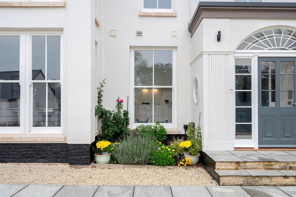 Property photo 3 of 57