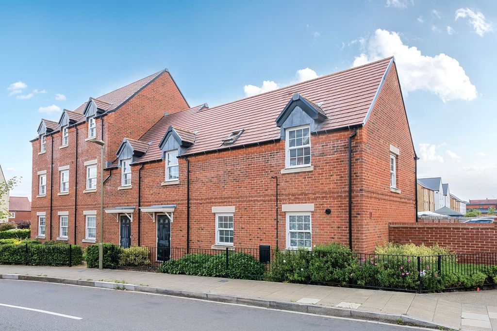 Property photo 2 of 20