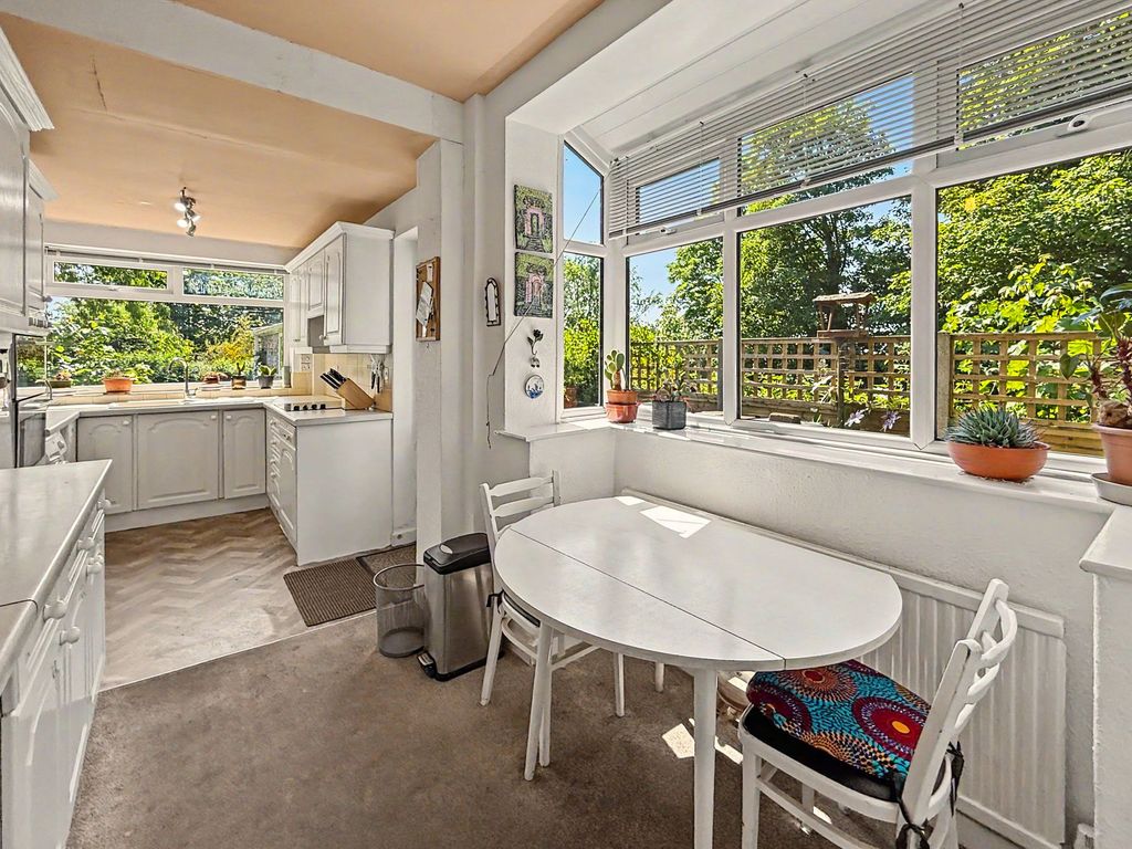 Property photo 3 of 25