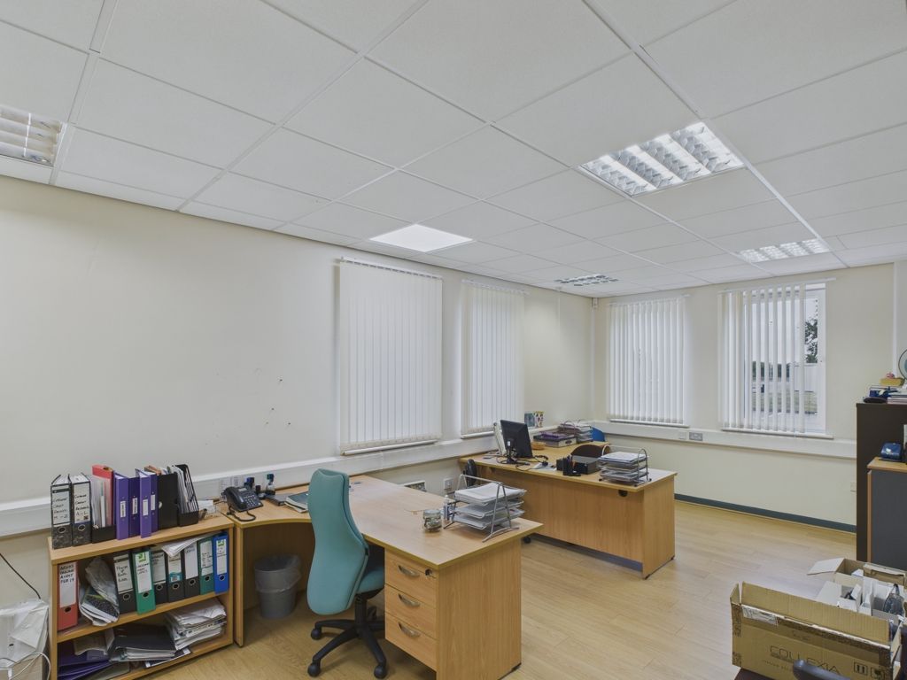 Property photo 3 of 8 Photo 4