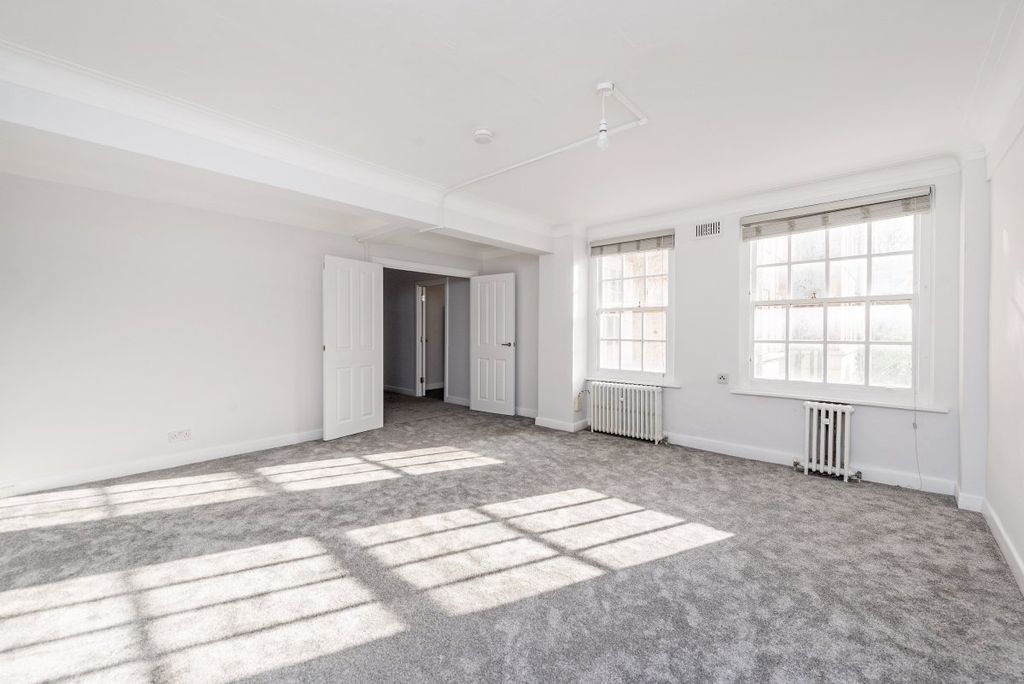 Property photo 2 of 8 Reception