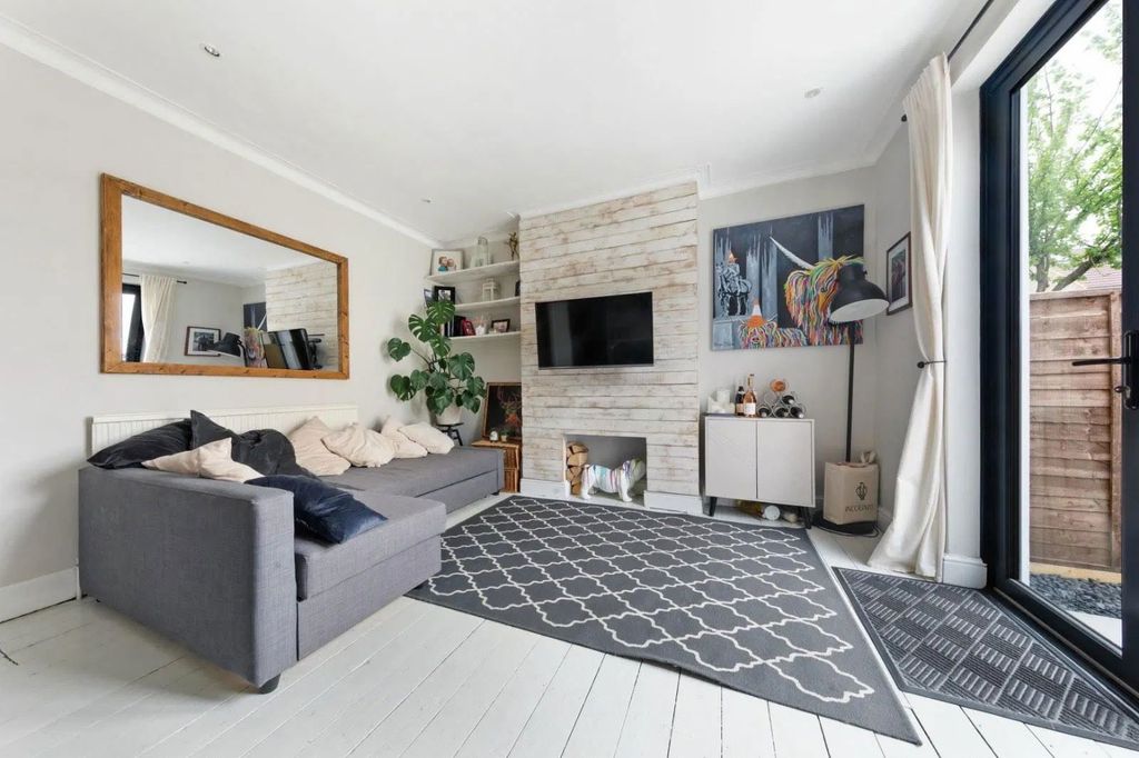 Property photo 1 of 6