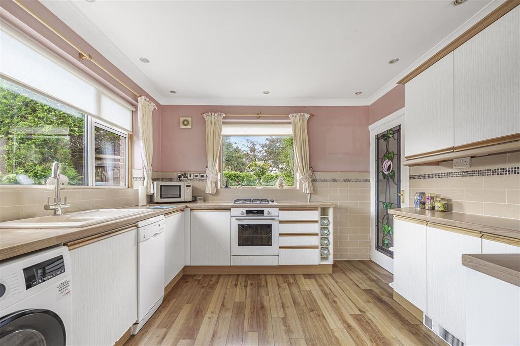 Property photo 2 of 38 29-A7409792.Jpg