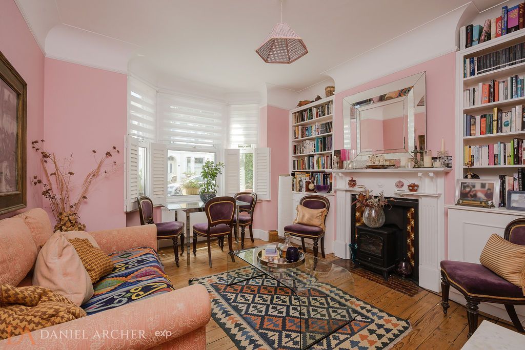 Property photo 3 of 18