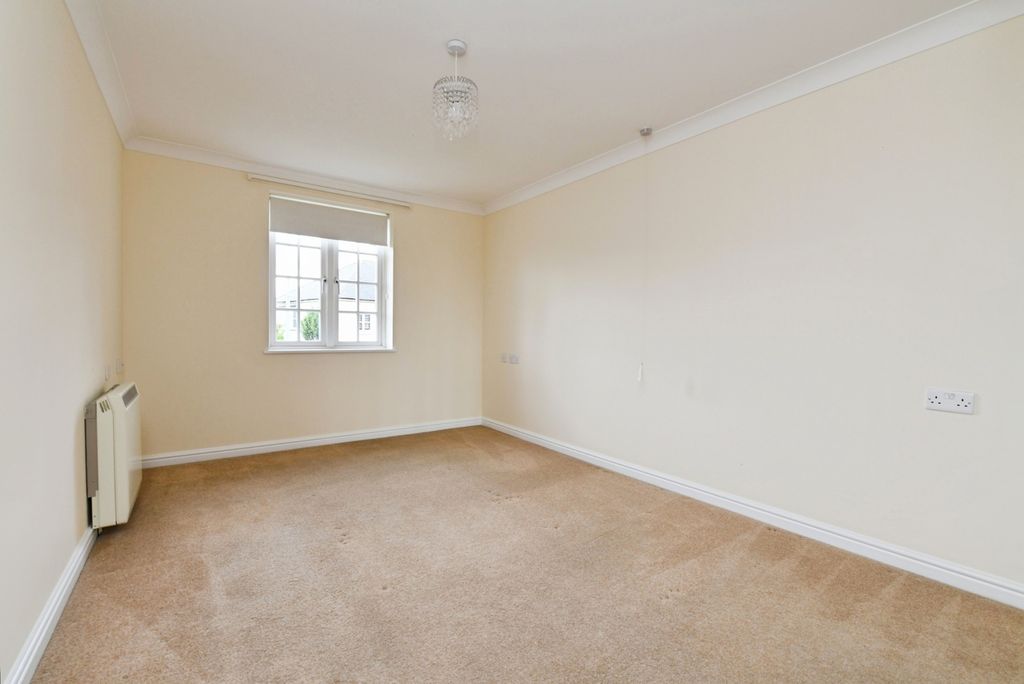 Property photo 3 of 13 Bedroom