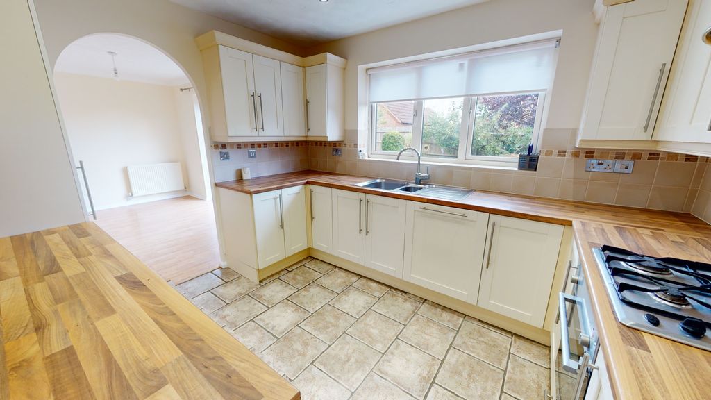Property photo 3 of 25