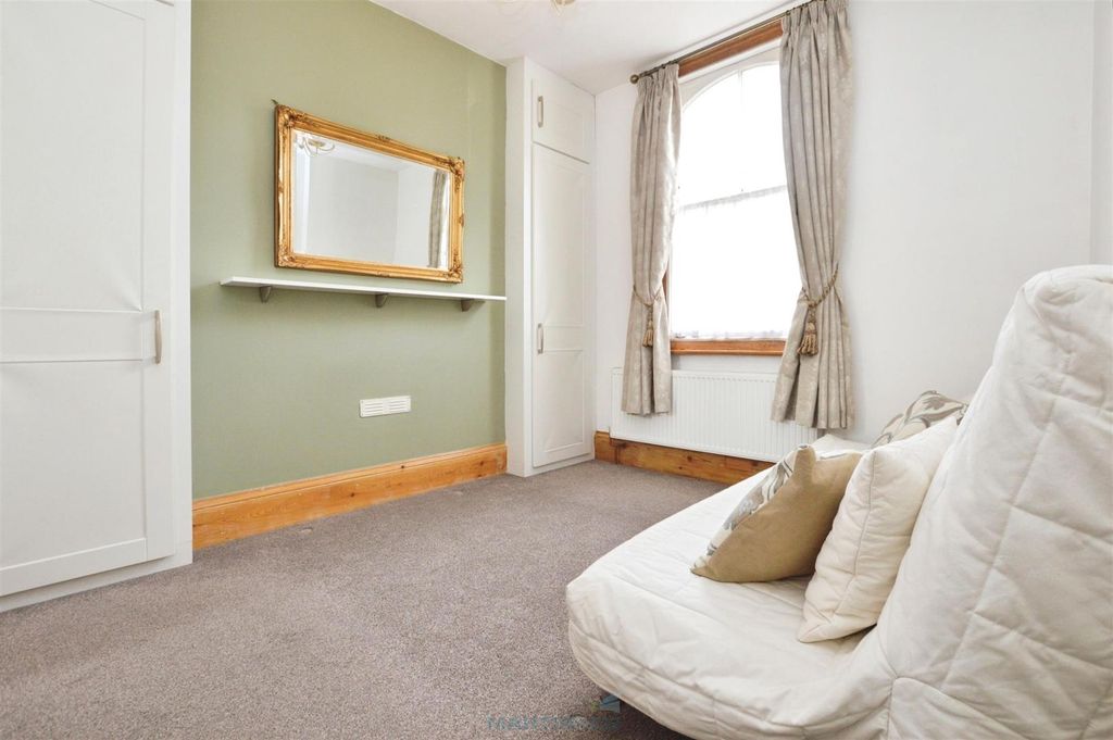 Property photo 3 of 7