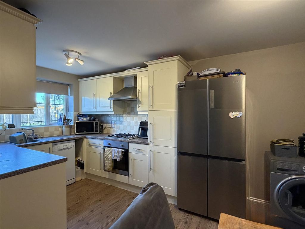 Property photo 3 of 19 Kitchen/Dining Room