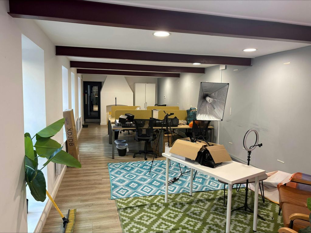 Property photo 3 of 10 Processed-65724Ed9-B7DC-4Bf2-A5A2-01C948F76Df7.Jpeg