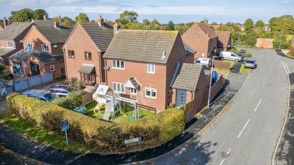 Property photo 1 of 31 4506281