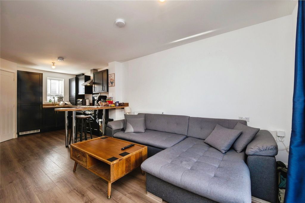 Property photo 2 of 11 Picture No. 14