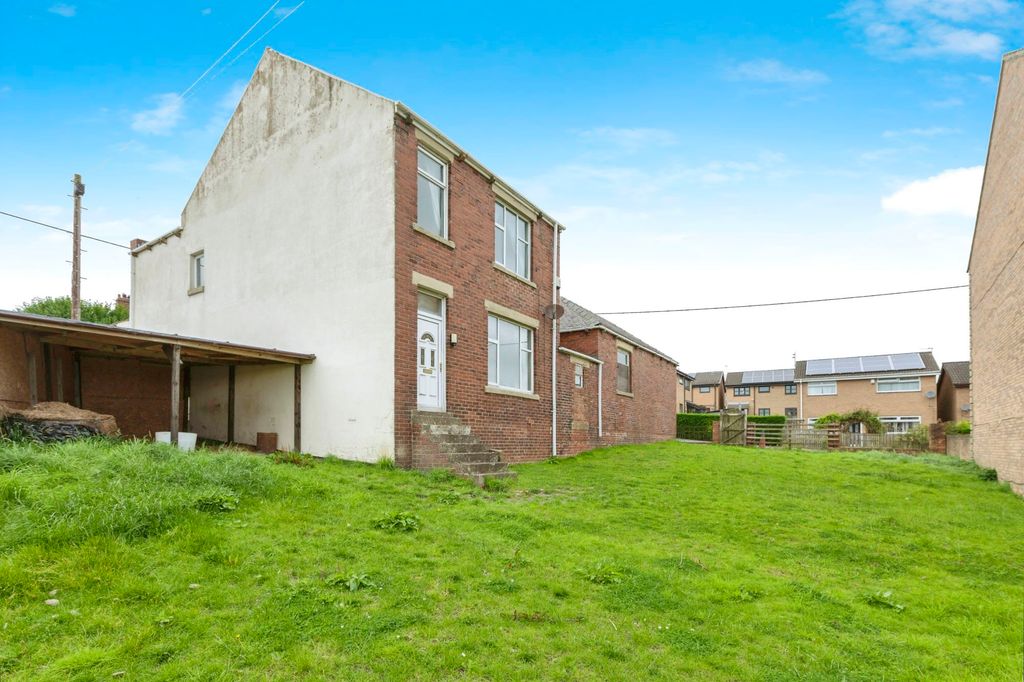 Property photo 2 of 22