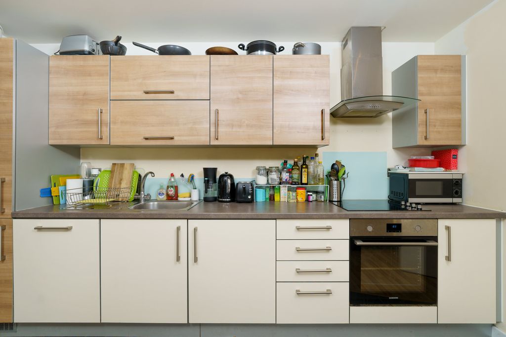 Property photo 3 of 11 2 Kitchen A.Jpg