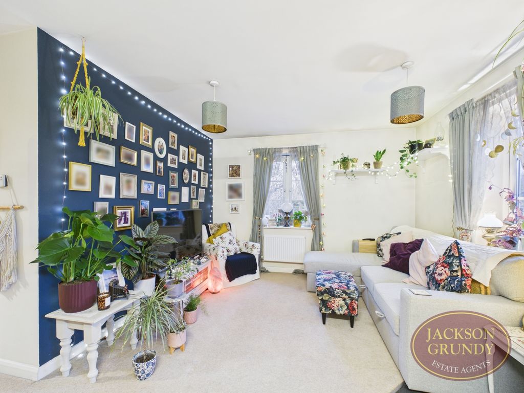 Property photo 3 of 14 Narrowboat Lane