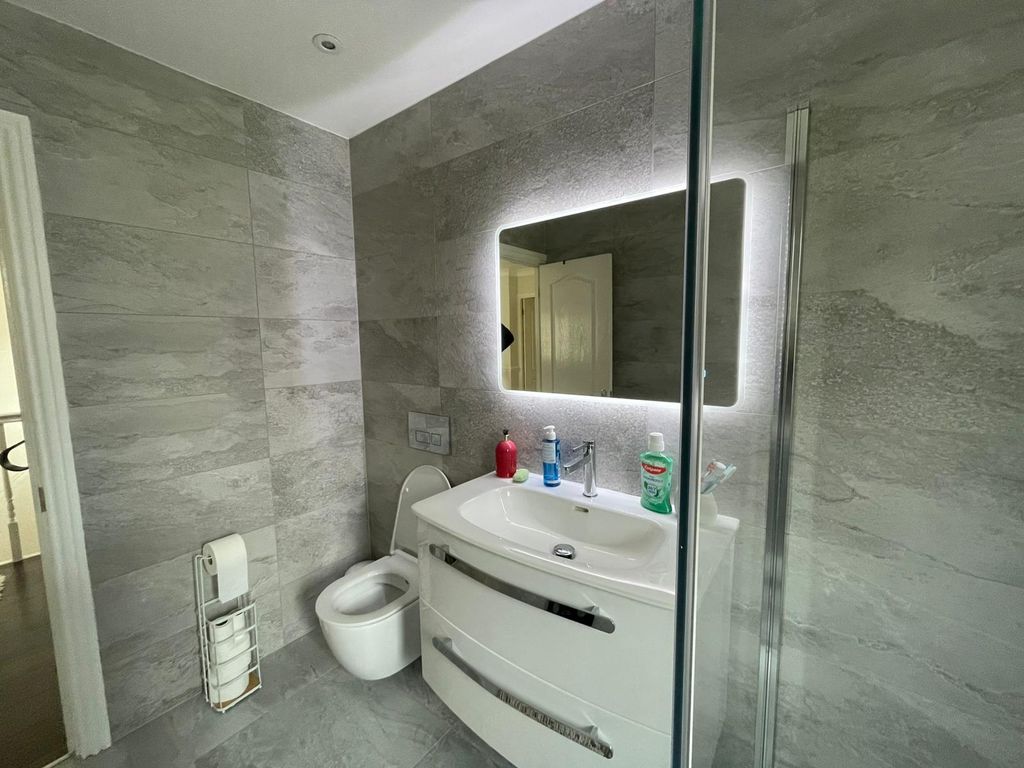 Additional image 20 of 5 bed terraced house to rentLodge Close, Chigwell IG7