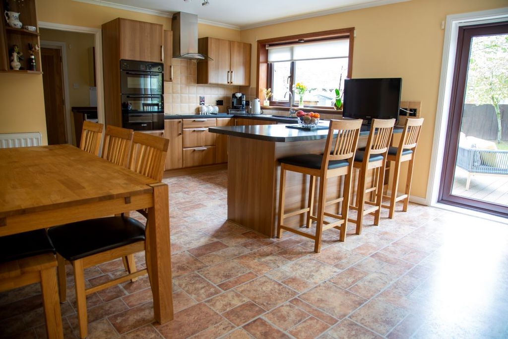 Property photo 3 of 30