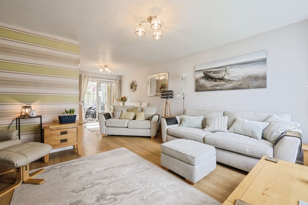 Property photo 2 of 23