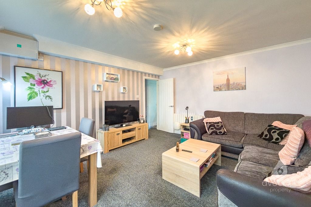 Property photo 2 of 8 5157036