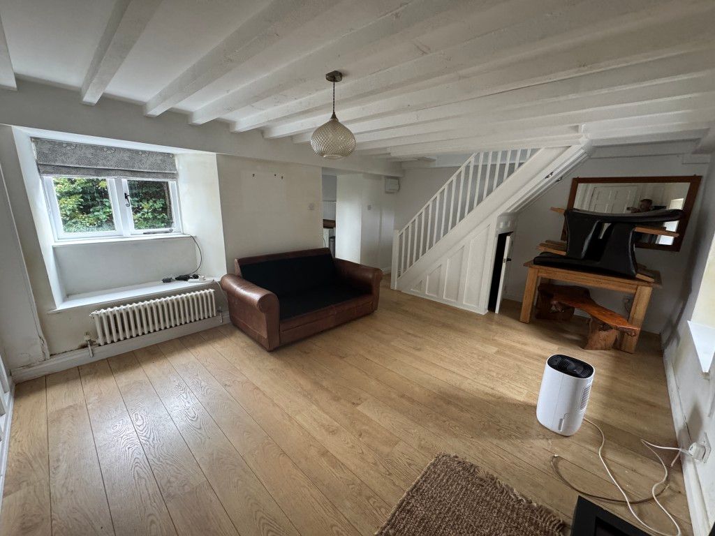 Property photo 3 of 7 Living Room