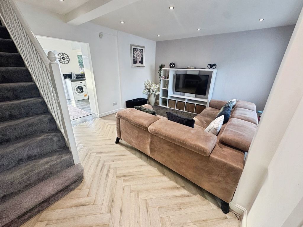 Property photo 2 of 12 Open Plan Lounge