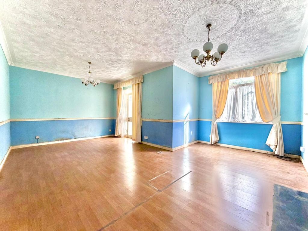 Property photo 3 of 16 Living Room