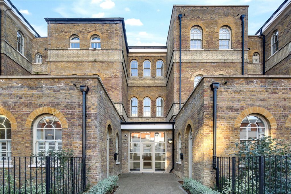 Property photo 1 of 14 Exterior