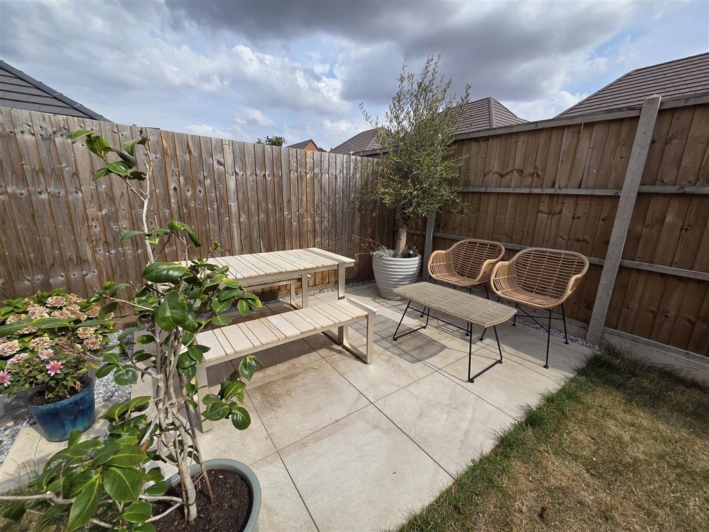 Property photo 2 of 21 24231.Jpg