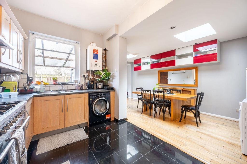Property photo 2 of 13