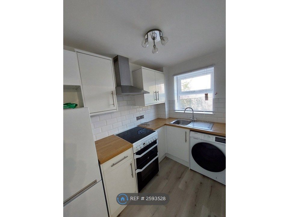 Property photo 3 of 25