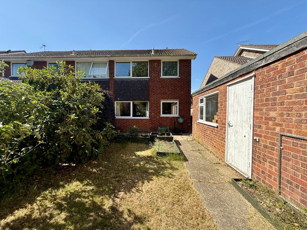 Property photo 3 of 12