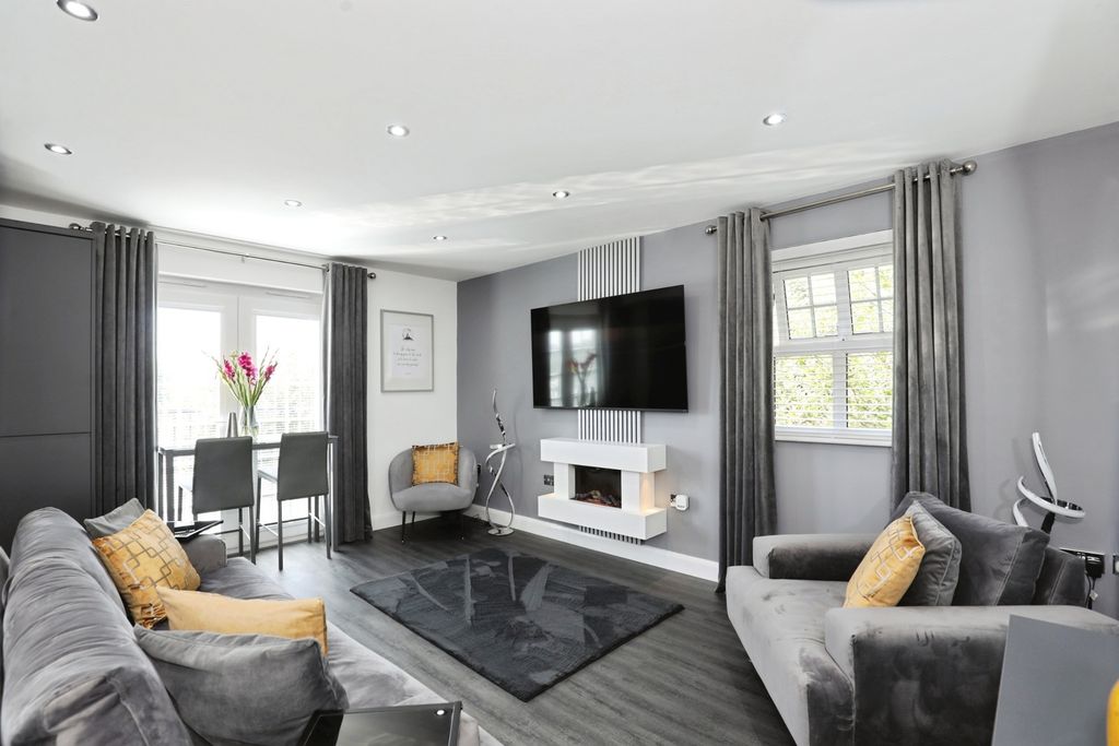 Property photo 2 of 14 Pbox-Img.Jpg