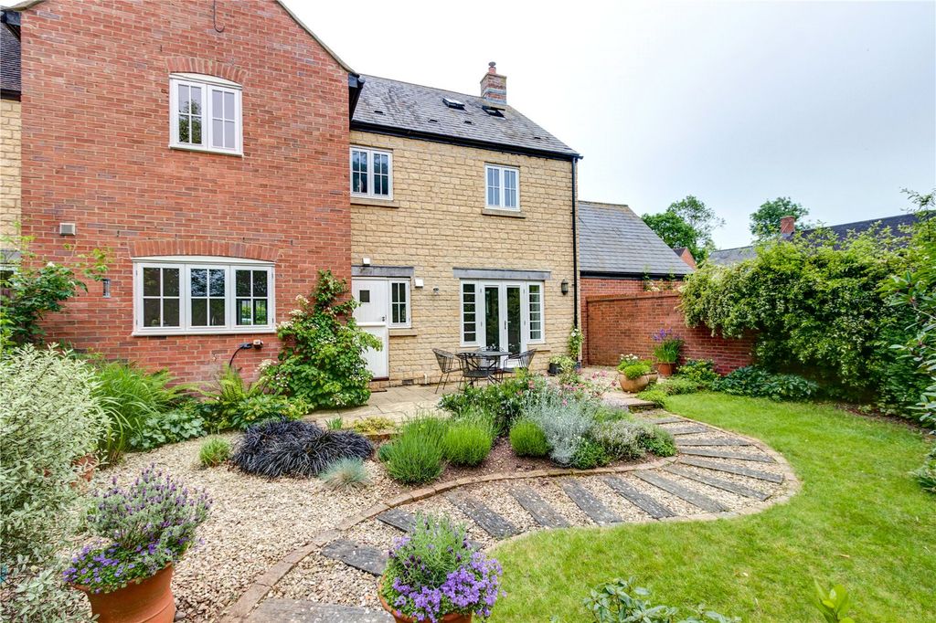 Property photo 1 of 16 Garden