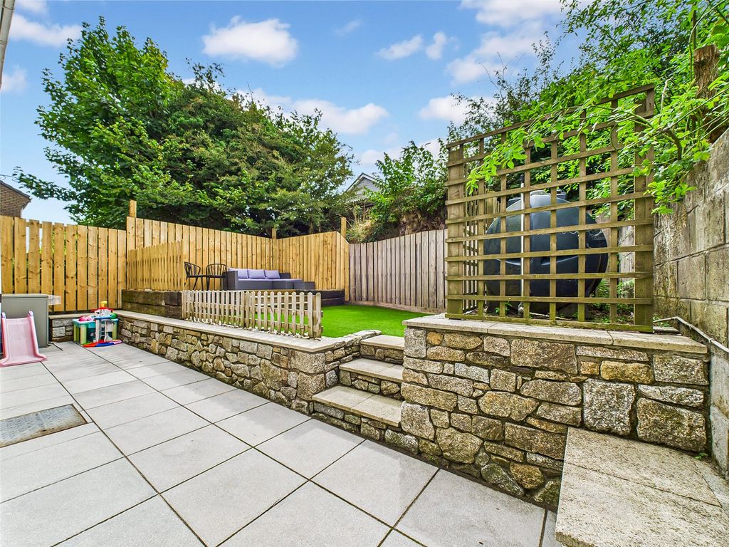 Property photo 2 of 17 Picture No. 15